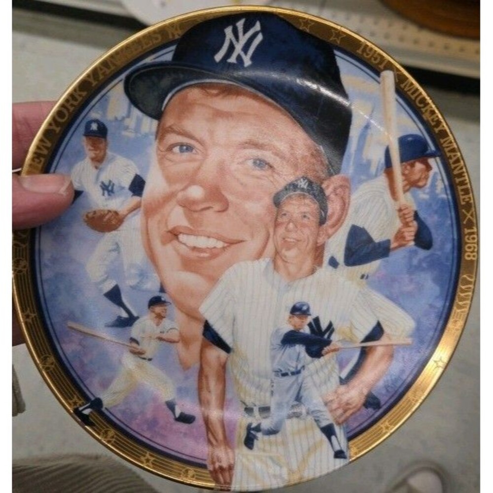 Limited Edition Mickey Mantle From The Best Of Baseball Plate Collection